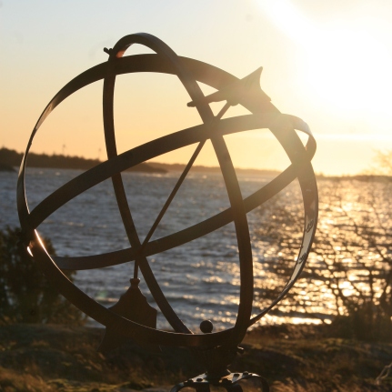 Globe à la flèche, Ålands, Finlande (novembre 2011)